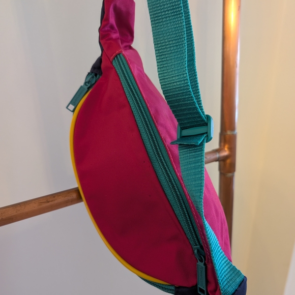 Colorful Multi-Compartment Bag - Picture 2 of 7